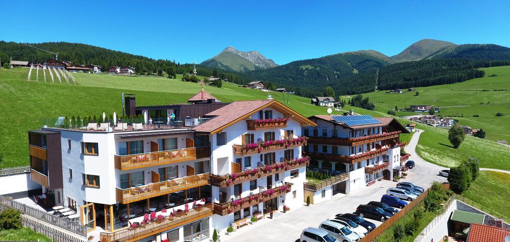 Kristall Hotel